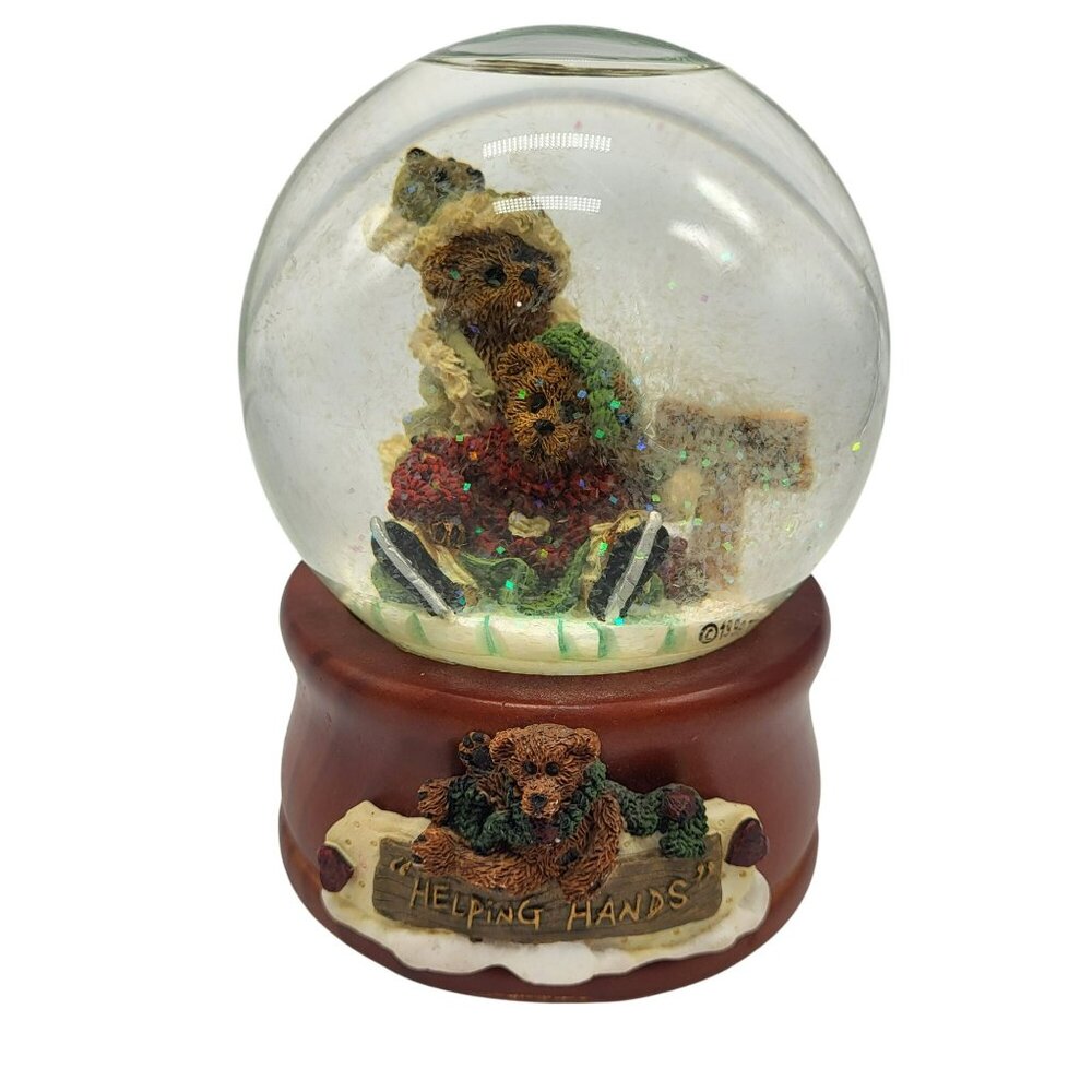 1996 Boyds Bears Bearstone Helping Hands Skaters Waltz Musical Snow Globe